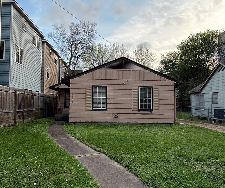 1st image of 2406 Charleston St