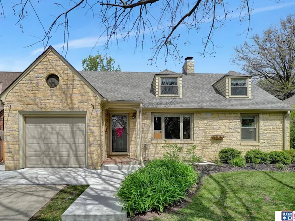 2626 Woodsdale Blvd, Lincoln, NE 68502
