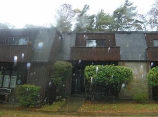 1 Roberta Dr APT 2, Buzzards Bay, MA 02532