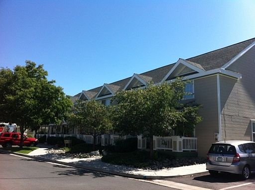 5th image of 1243 High School St APT H