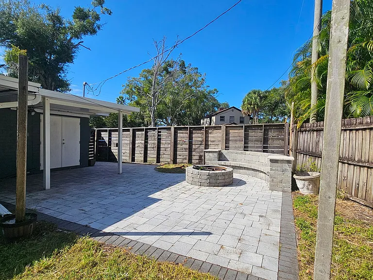 125 E Miller St — Photo 10
