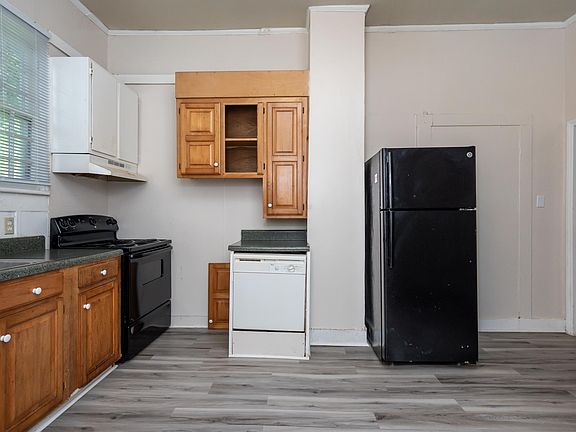 5th image of 285 Marion Ave Unit A