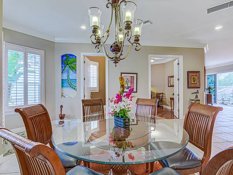 454 Island Cir — Photo 14