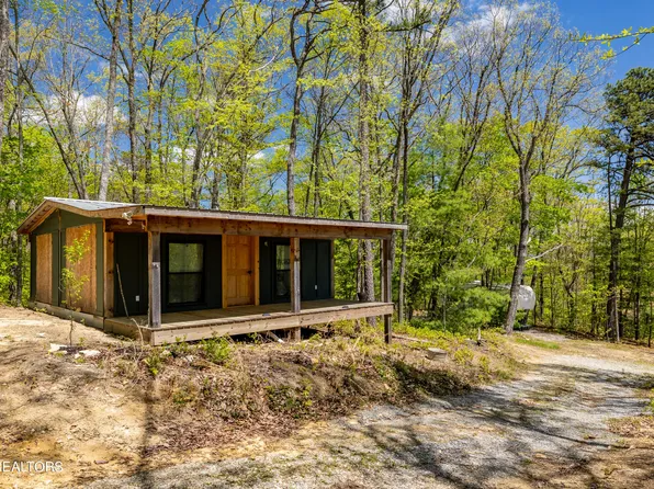 6836 Flats Rd, Tallassee, TN 37878