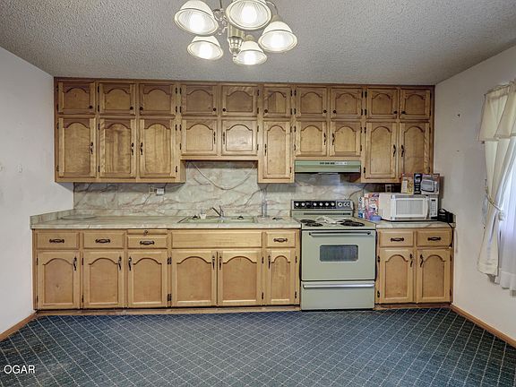 3rd image of 21455 Gateway Dr