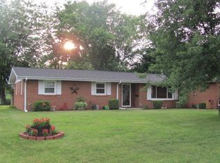 2351 Wilshire Dr, Frankfort, IN 46041