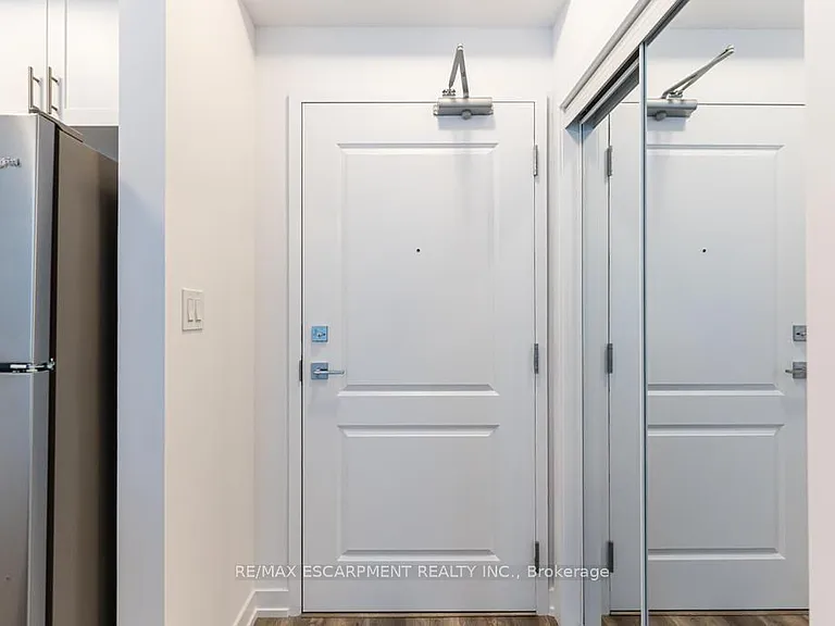 470 Dundas St E #326 — Photo 3