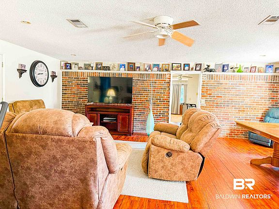 4th image of 1412 Dailey St