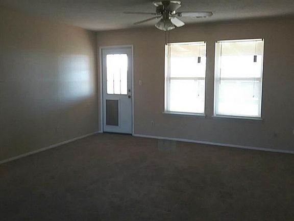 2nd image of 2215 Quarry Dr