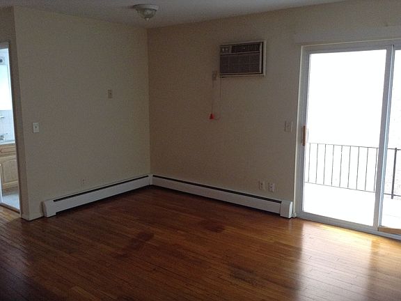 2nd image of 3245 Bishop St APT 23