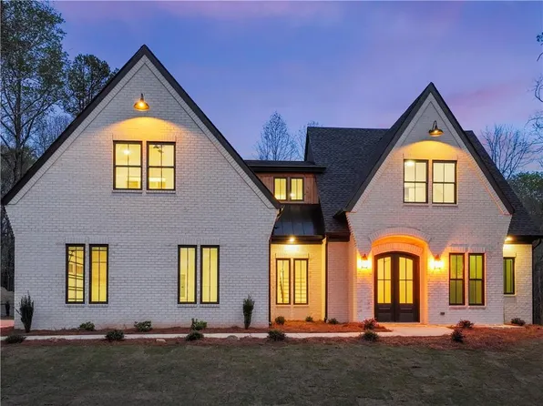 2439 Venture Dr, Gainesville, GA 30506