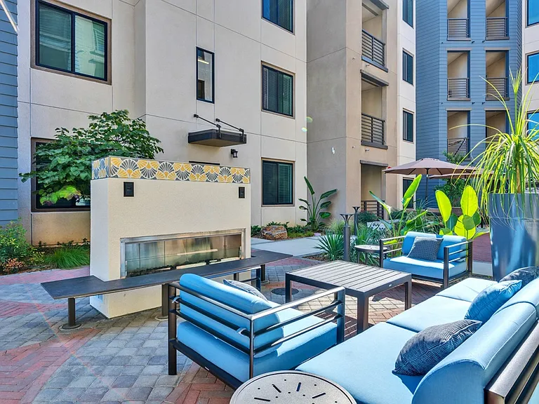 Downtown Ontario Luxury Apartments — Photo 91