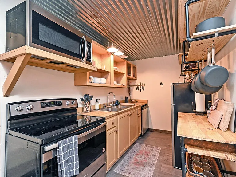 118 E Liberty St #D — Photo 10