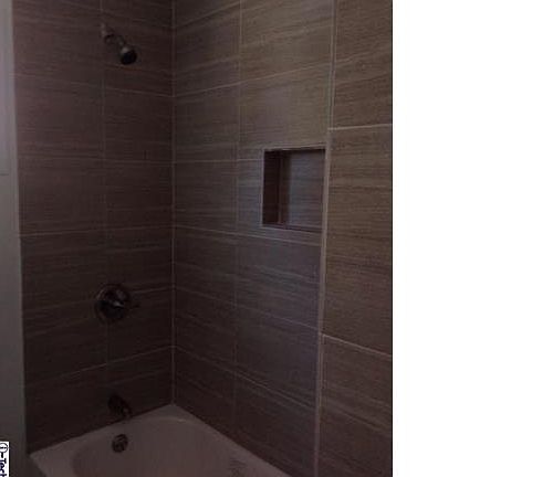 5th image of 1823 W 71st St
