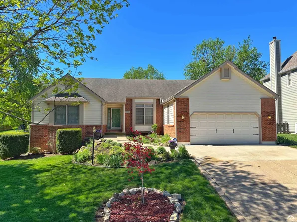 4605 Grove Dr, Lawrence, KS 66049