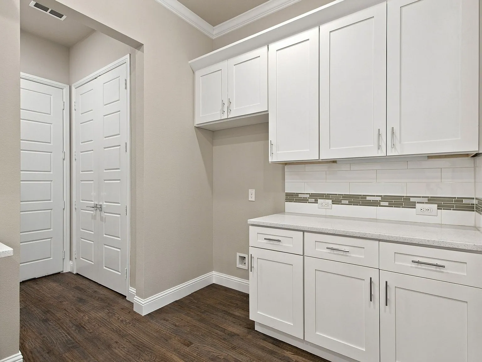 2 bed, 2.5 bath, 1980 sqft, $2,900 — Photo 2