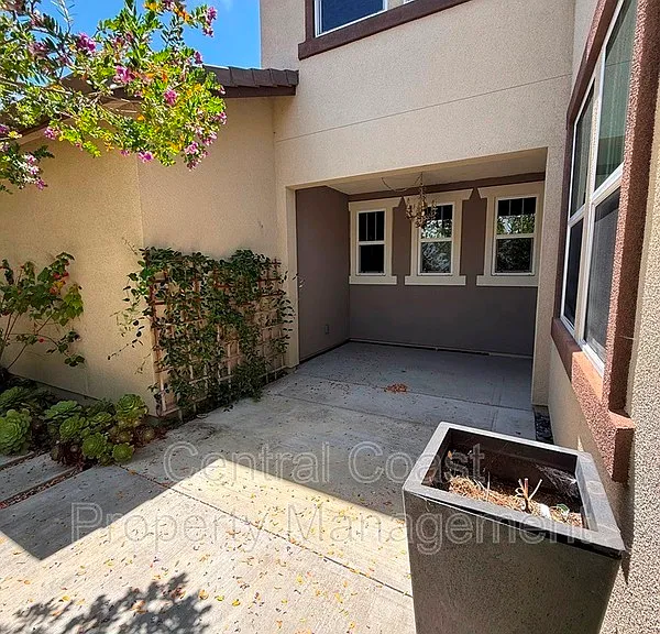 490 Palisade Dr — Photo 22