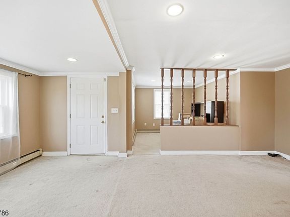 4th image of 719 Teneyck Ave