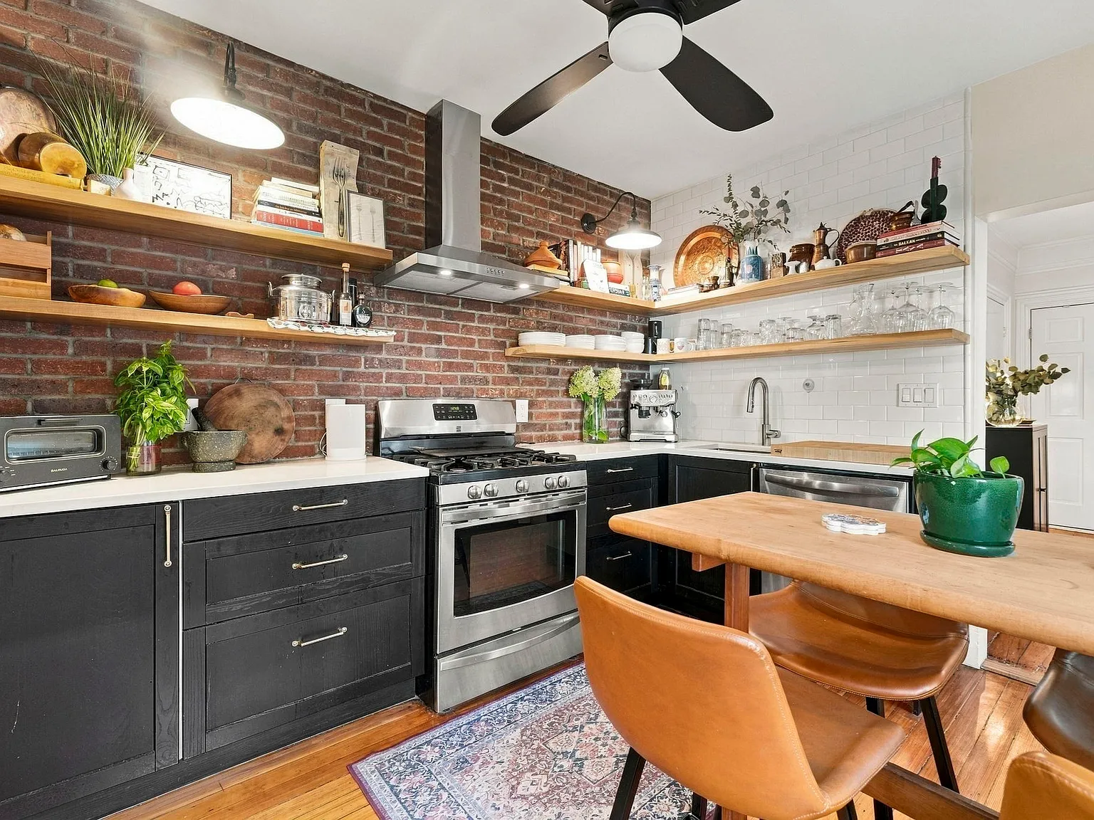 1 bed, 1.0 bath, 512 sqft, $3,400 — Photo 2
