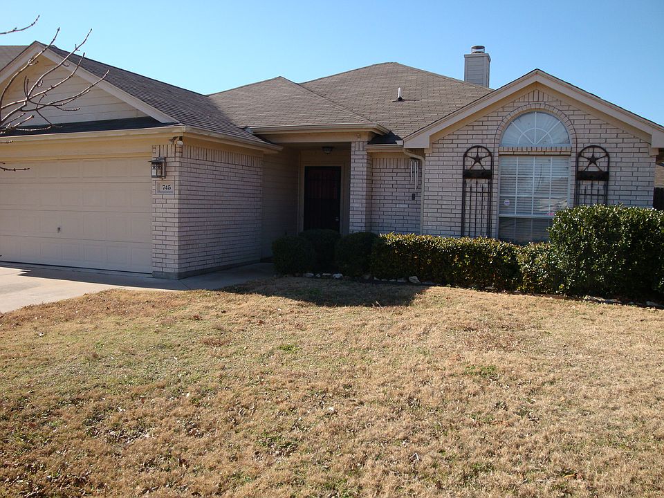 1st image of 745 Sandgate Dr