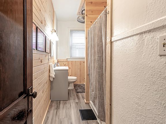 5th image of 305 E 17th Ave APT B