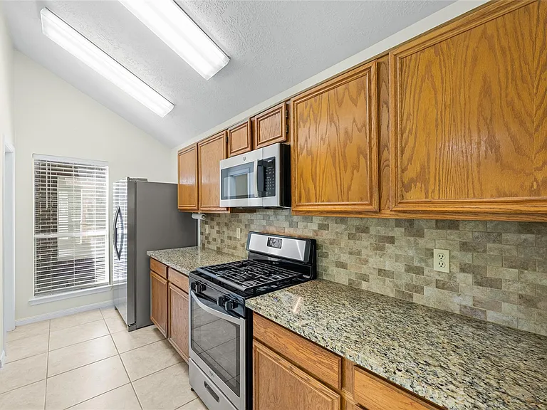 17402 Eastwood Cir — Photo 10