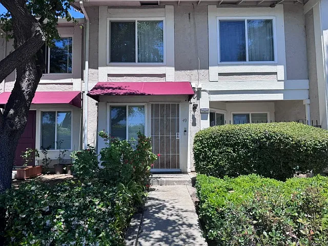 49 Muirfield Ct — Photo 1