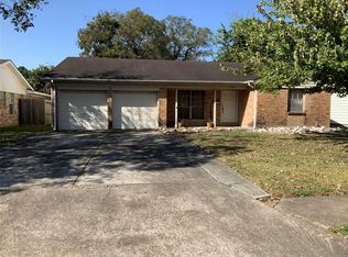 5702 Saxon Dr, Houston, TX 77092