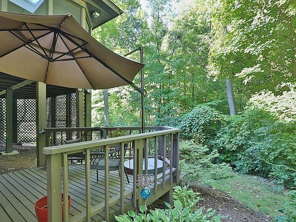4th image of 8243 Windsong Ct