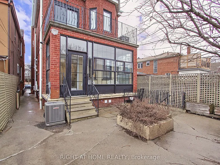 1201 Dovercourt Rd #4 — Photo 15
