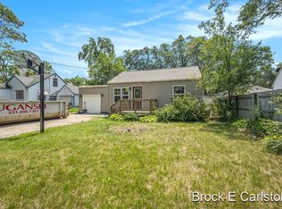 1543 Calvin Ave, Muskegon, MI 49442