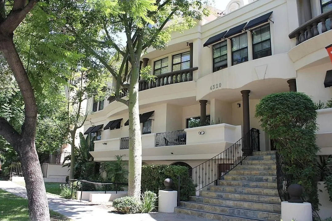 4320 Laurel Canyon Boulevard — Photo 2