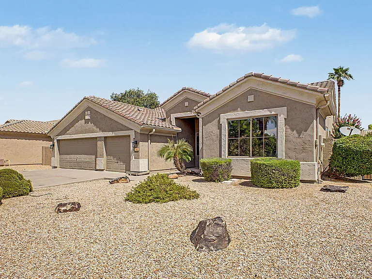 1292 W Longhorn Dr — Photo 3