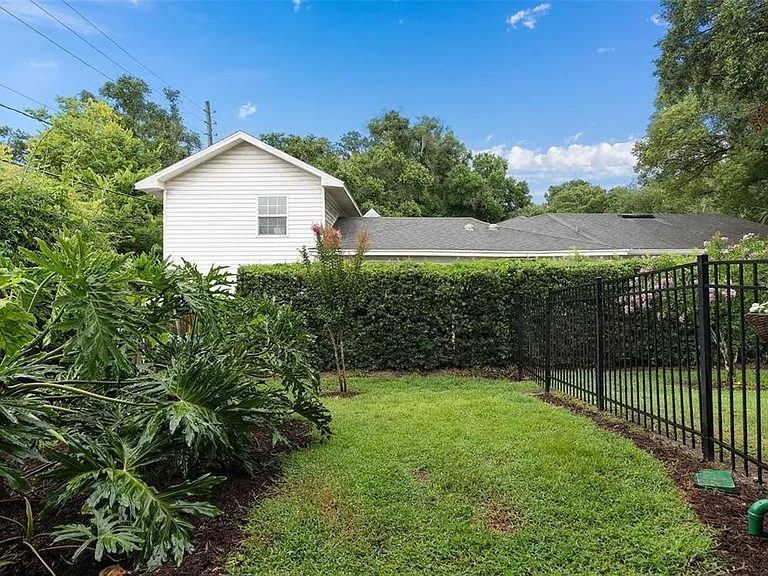 828 Ellwood Ave #J — Photo 26