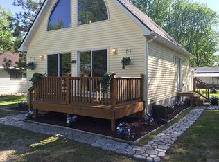 1105 Shoreline Dr, Houghton Lake, MI 48629