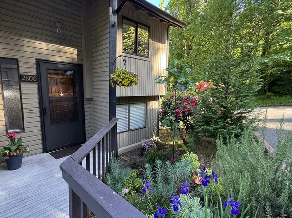 2800 Treetop Ln, West Linn, OR 97068