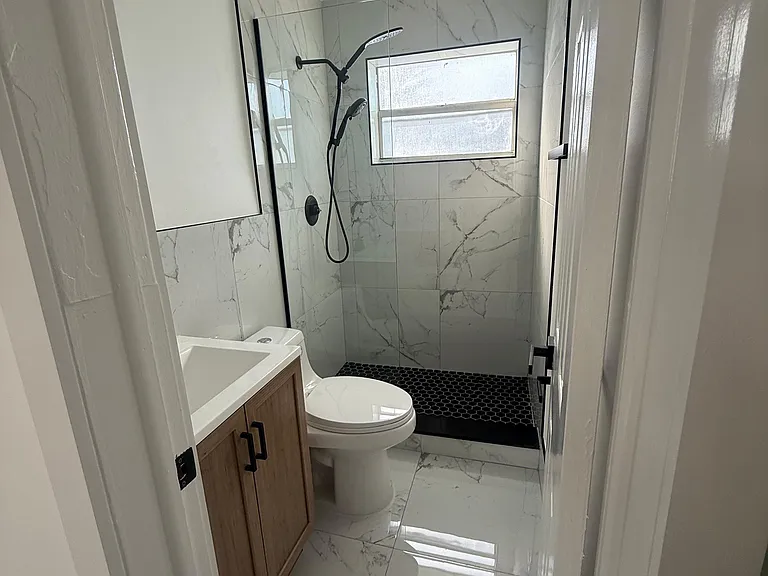 1225 NW 2nd St #3 — Photo 4