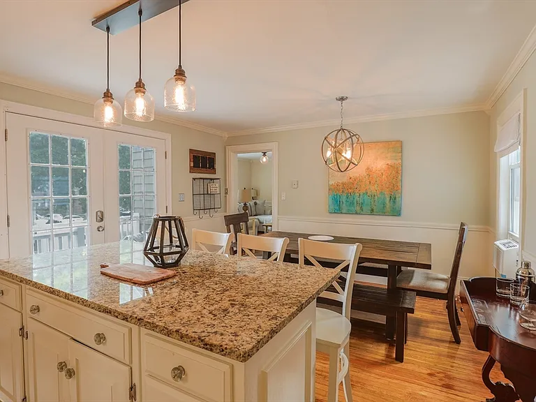 17 Charter St #2 — Photo 3