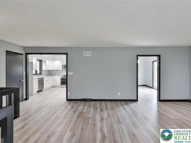 4410 Circle Dr — Photo 43
