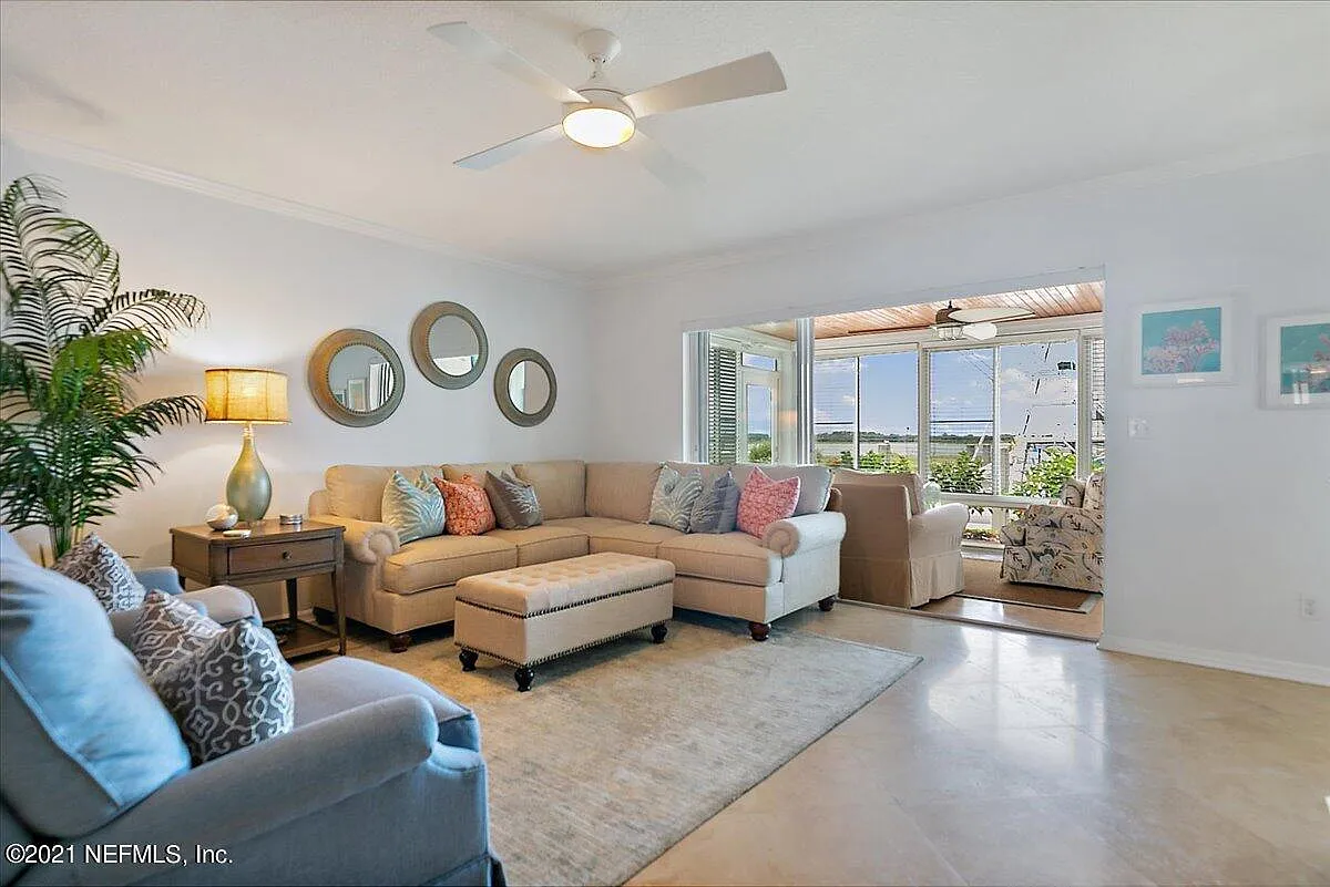 Building Photo - 328 Village Dr #B