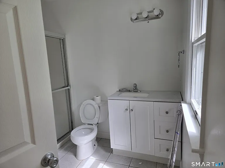 73 Crestwood Dr — Photo 12