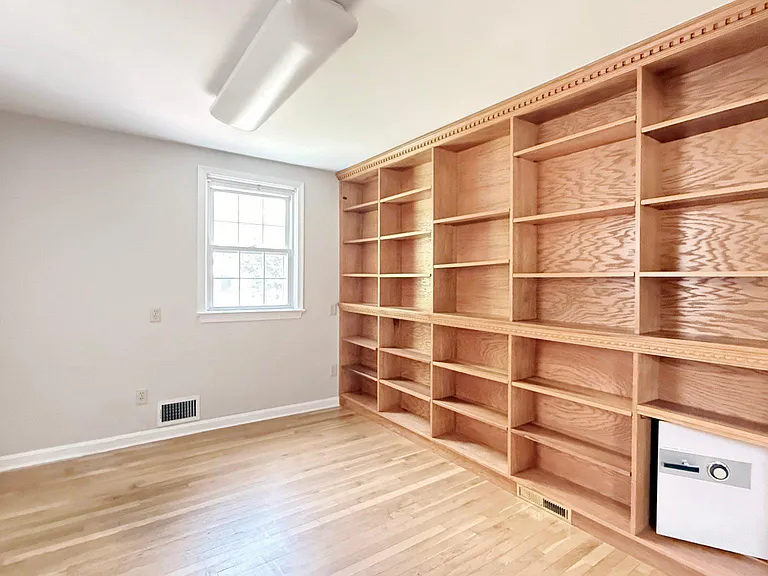 1005 N Lebanon St — Photo 5