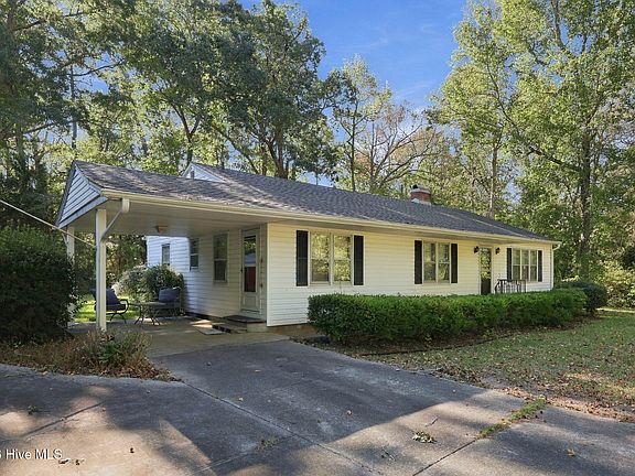 3rd image of 184 Wildwood Road