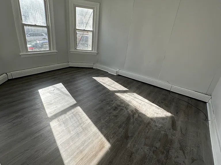 515 Jane St #1L — Photo 7