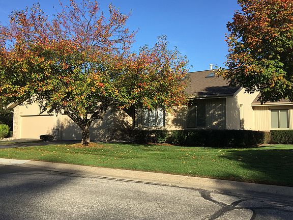 2nd image of 1927 Hunters Ln