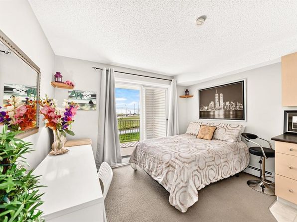 1620 SW 70th St SE #4310, Calgary, AB T2A 7Z3