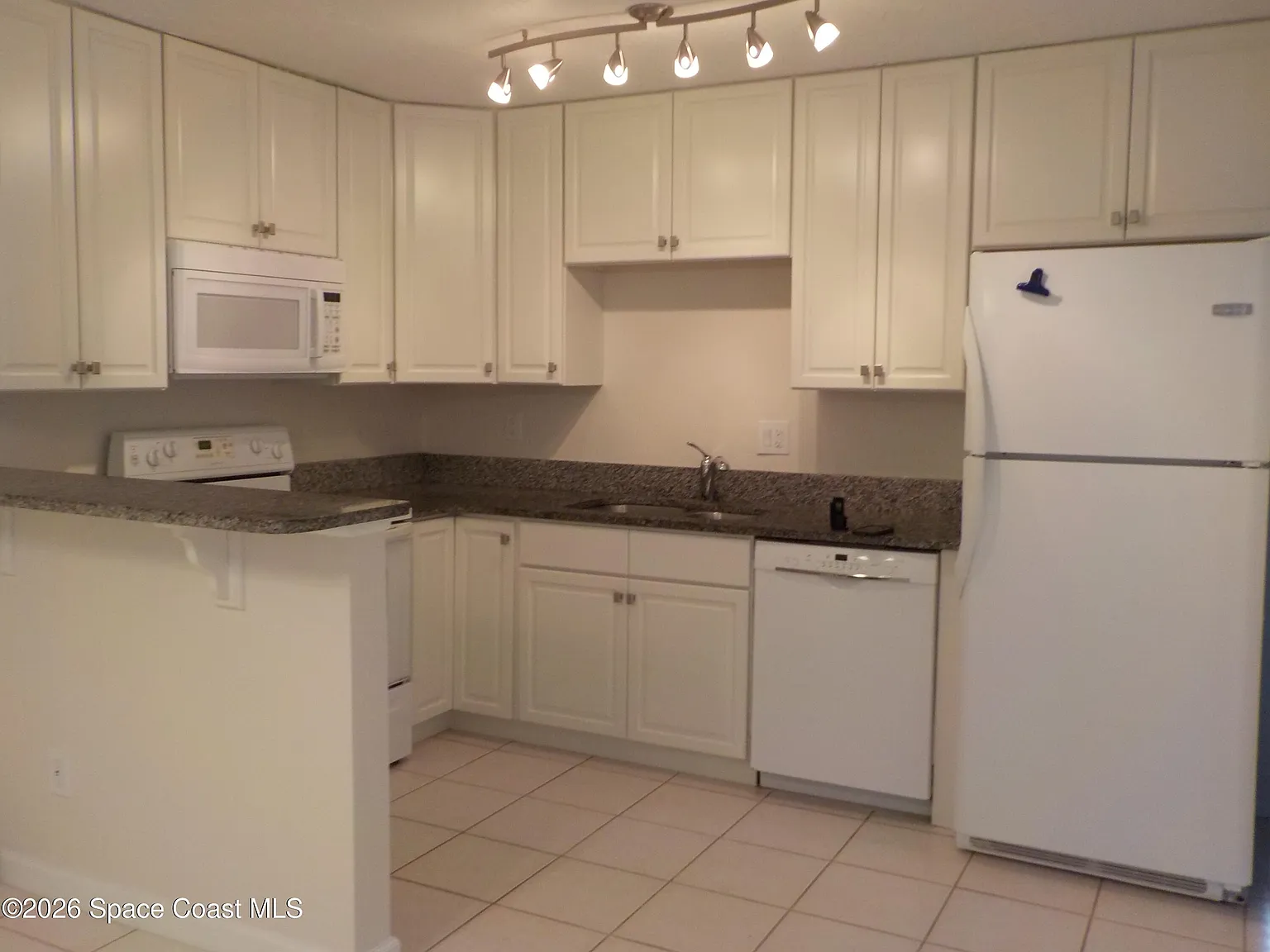 2 bed, 1.5 bath, 1236 sqft, $1,500 — Photo 3