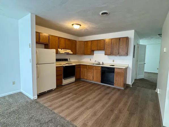 673 S Main St APT B, Central Square, NY 13036