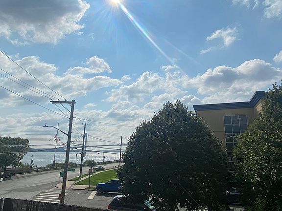 5th image of 266 Edgewater St Floor 1