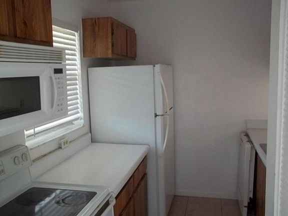 4th image of 3239 NW 103rd Ter